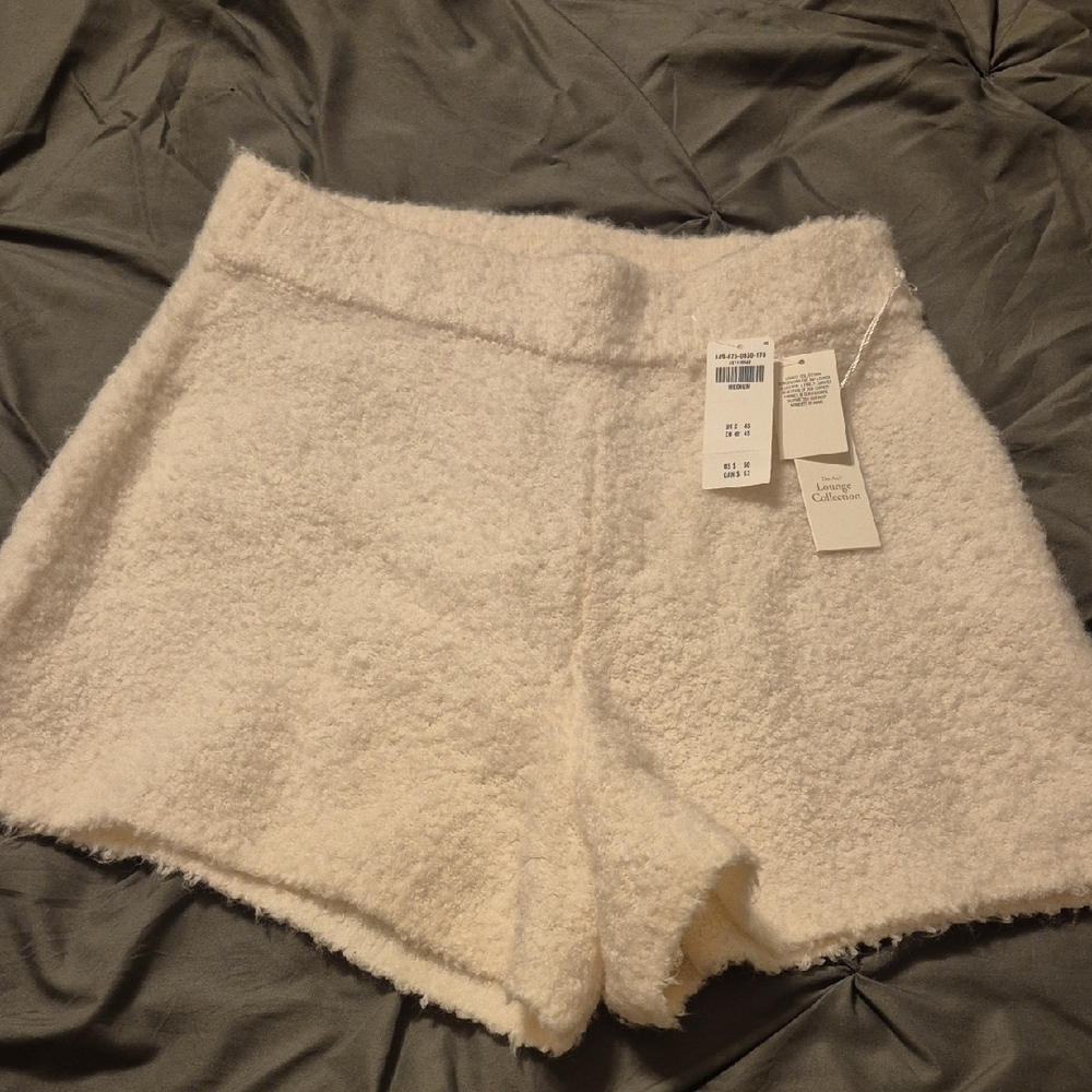 Abercrombie &Fitch Lounge Collection Cozy White Fleece Women Shorts Medium NWT